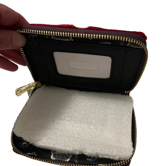 Loungefly Disney Hocus Pocus I Smell Children Wallet Zip Around Cosplay Funko - Picture 7 of 10